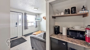 Interior - The Little Dipper - 1 Bdrm Mountain Suite (Kimberley)