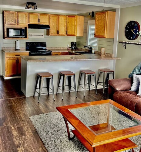 Comfortable Home on 5th