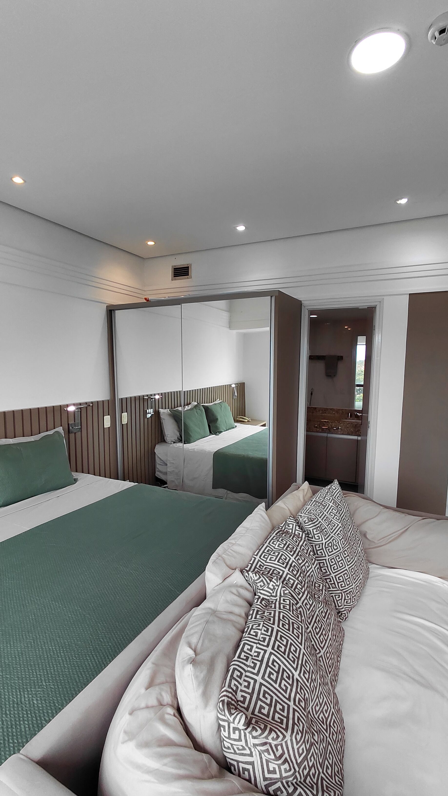 Departamento Deluxe, cocina, vista al río