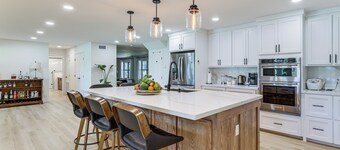 Group Getaway: Luxe Riverfront Gem in Los Fresnos!
