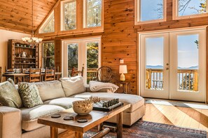 Smart TV - Private Mountain Cabin with Hot Tub + Epic Views! (Sylva)