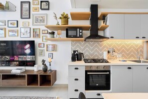 Coffee/tea maker, fridge, microwave, oven - Modern 1BR Retreat in Collective 2.0 Dubai Hills (Dubai)