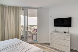 2 bedrooms, desk, iron/ironing board, Internet - Walk to Beach - Palms of Destin Resort Unit (Destin)