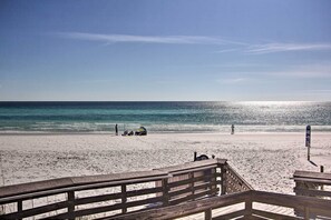 Beach nearby - Walk to Beach - Palms of Destin Resort Unit (Destin)
