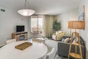 TV - Walk to Beach - Palms of Destin Resort Unit (Destin)
