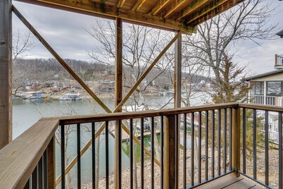 Resort Villa on Lake of the Ozarks! Family Fun Hub