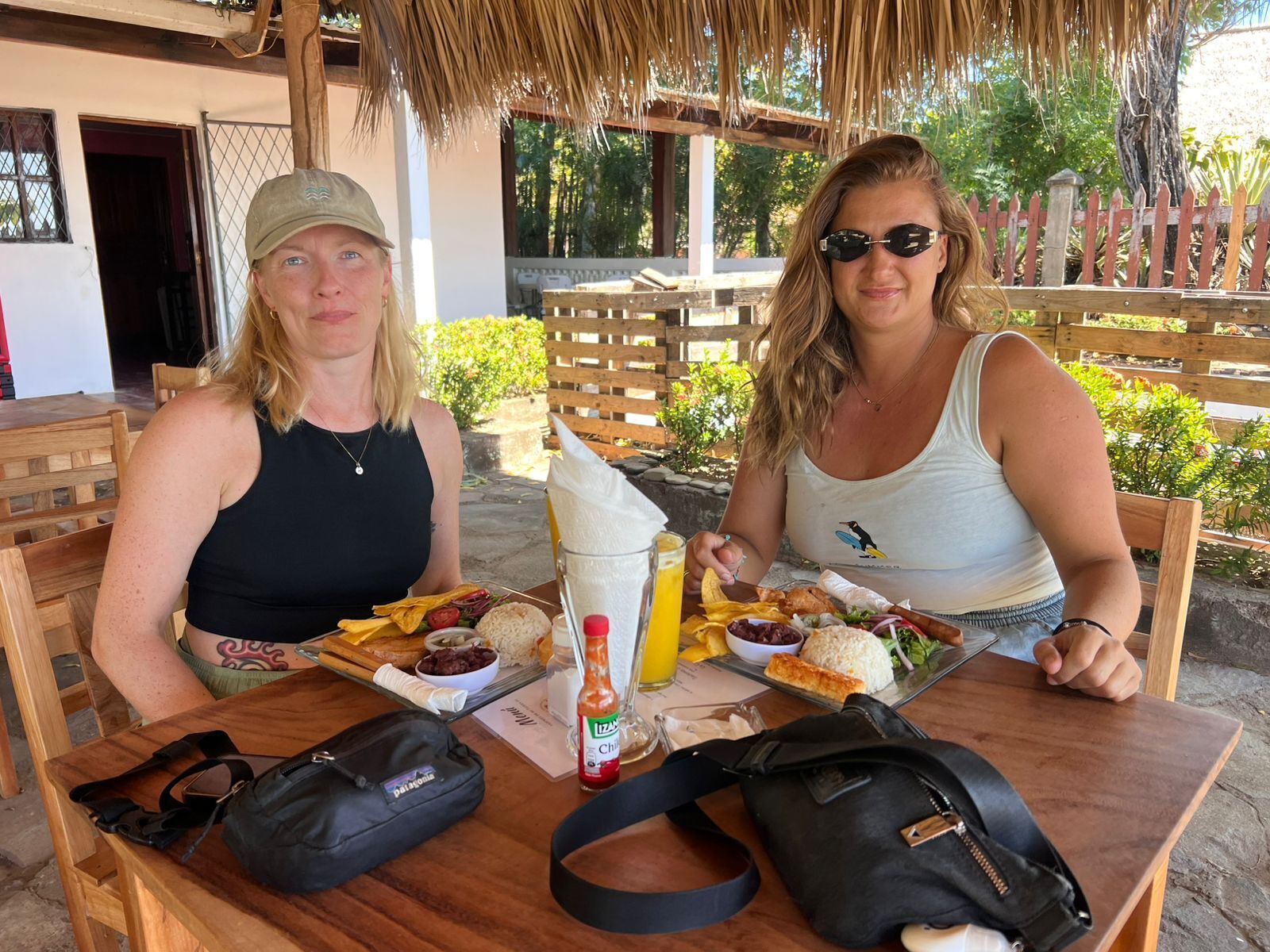 Dortoir Partagé, hommes uniquement | Restauration extérieure