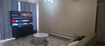 Cozy Newly Furnished 2-Bedroom, 2 Bath Unit in Downtown Manchester