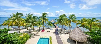 Castaway Villa - 4 Bedroom Beachfront Villa