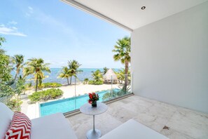 Room - The Beach House - Upscale 5-bed Beachfront Villa w Pool Pier Ocean Views (Placencia)