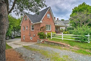 Exterior - Awesome 4-bedroom house with AC in charming Durham (Durham)