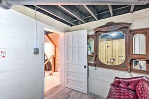 Interior - Awesome 4-bedroom house with AC in charming Durham (Durham)