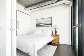 Room - Spacious High-Rise Condo | 2 Bed | 2 Bath | (Winnipeg)