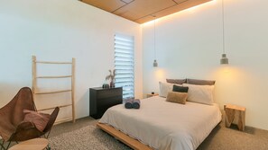 Desk, WiFi, bed sheets - Dune Ten - WiFi included (Fingal Head)