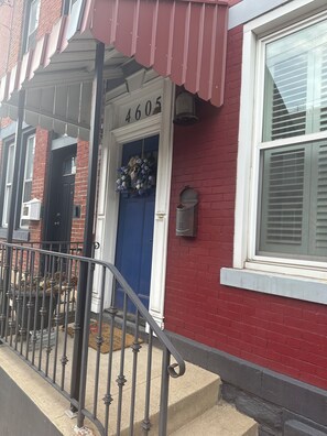 Exterior detail - Marvelous 3-bedroom townhome in vibrant upper Lawrenceville (Pittsburgh)