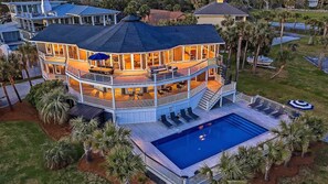 A heated pool - 7BR IOP Luxury - Porches, Pool, Spa and Ocean Views (Isle of Palms)