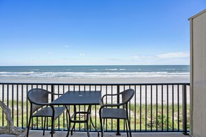 Outdoor dining - Summerhouse Oceanfront Condo + Pools/Pickleball/Tennis & More (St. Augustine)