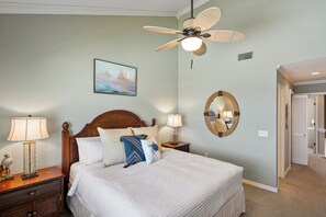 Room - Summerhouse Oceanfront Condo + Pools/Pickleball/Tennis & More (St. Augustine)