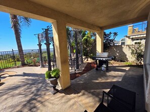 Terrace/patio - Southern California Residence w/Views, Pool, Hot tub, Firepit, BBQ (San Diego)