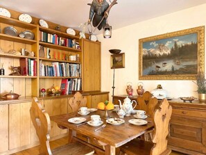 Dining - Casa Verocai · Garden and garage (Cortina d'Ampezzo)