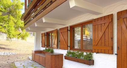 Casa Verocai · Garden and garage