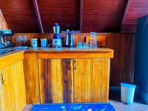 Villa, Balcony, Garden View | Interior - The mountain breeze galle (Galle)