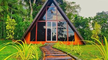 Villa, balkon, uitzicht op tuin | Terrein van de accommodatie