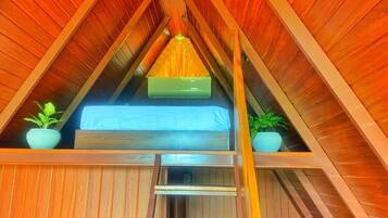 Chalet superior, balcón, vistas al jardín