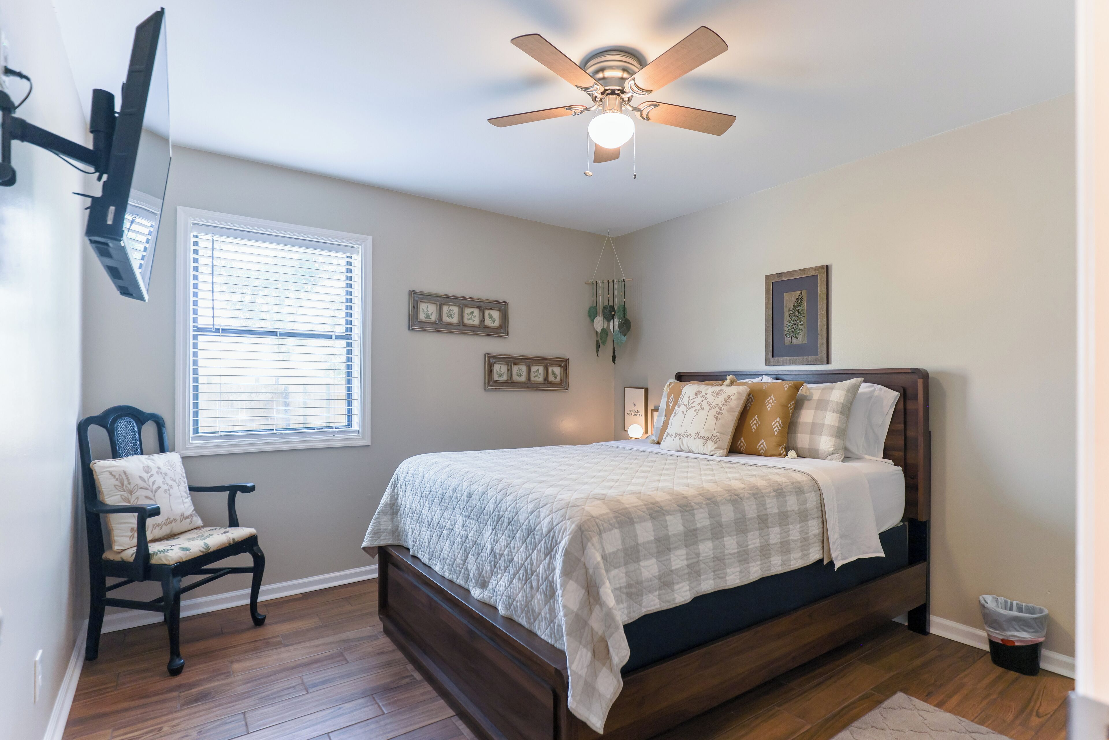4 chambres, fer et planche à repasser, lit parapluie, Wi-Fi gratuit
