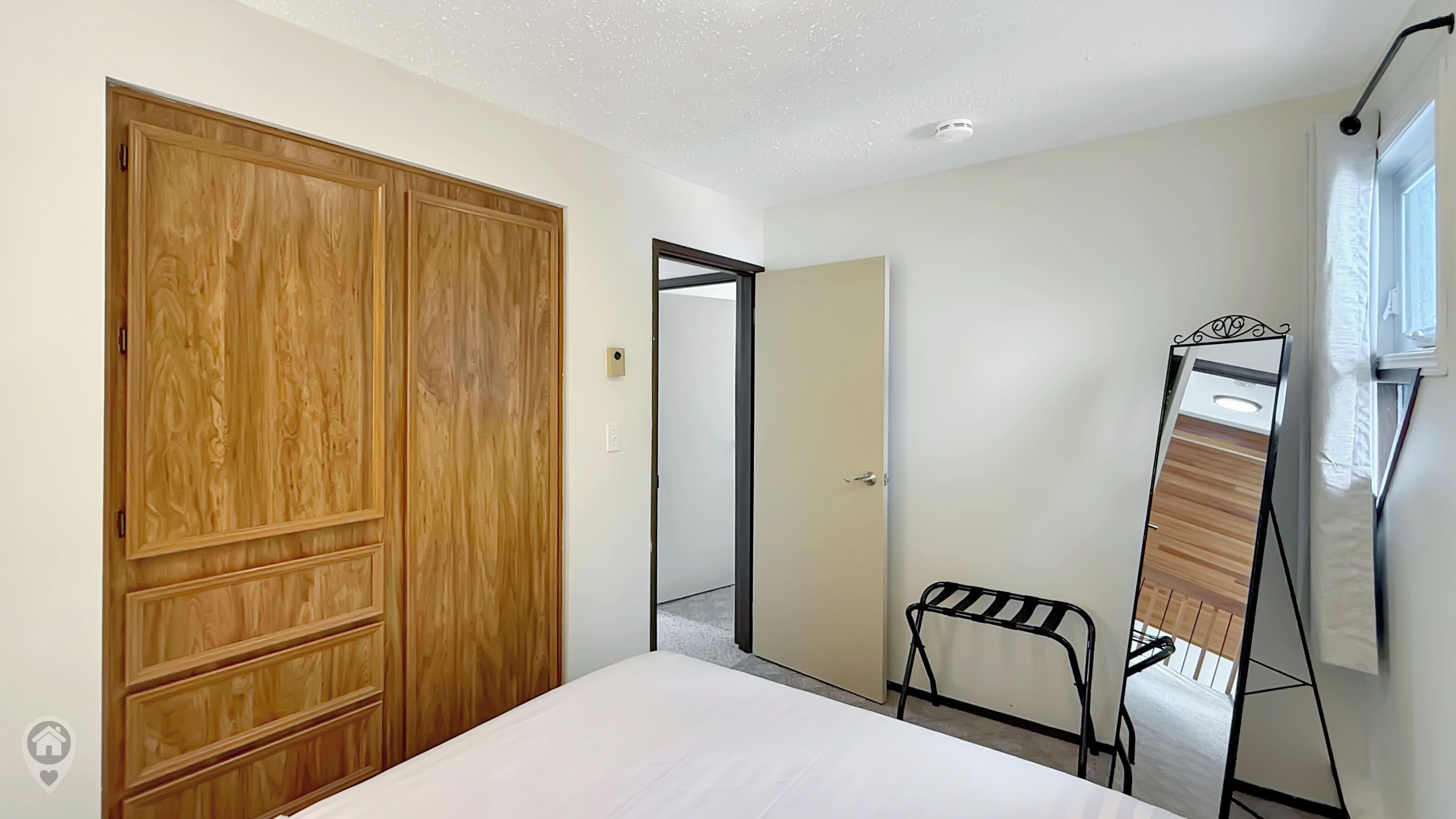 2 chambres, fer et planche à repasser, Wi-Fi gratuit, draps fournis