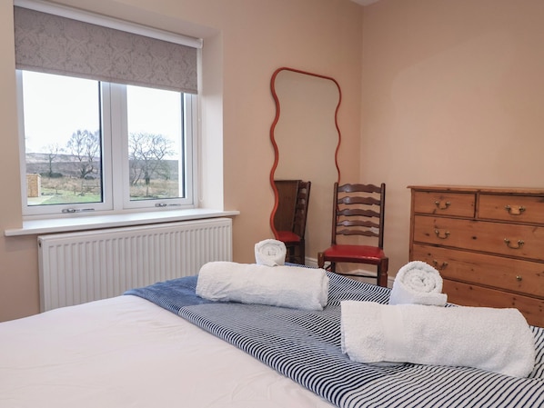 4 bedrooms, individually decorated, individually furnished, free WiFi - Daisy Mount (Keighley)