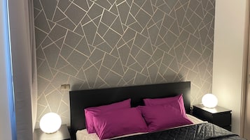 2 bedrooms, iron/ironing board, internet, bed sheets
