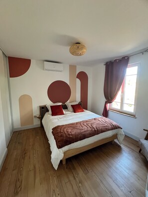 3 chambres, fer et planche à repasser, Wi-Fi gratuit, draps fournis