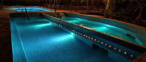 15 outdoor pools