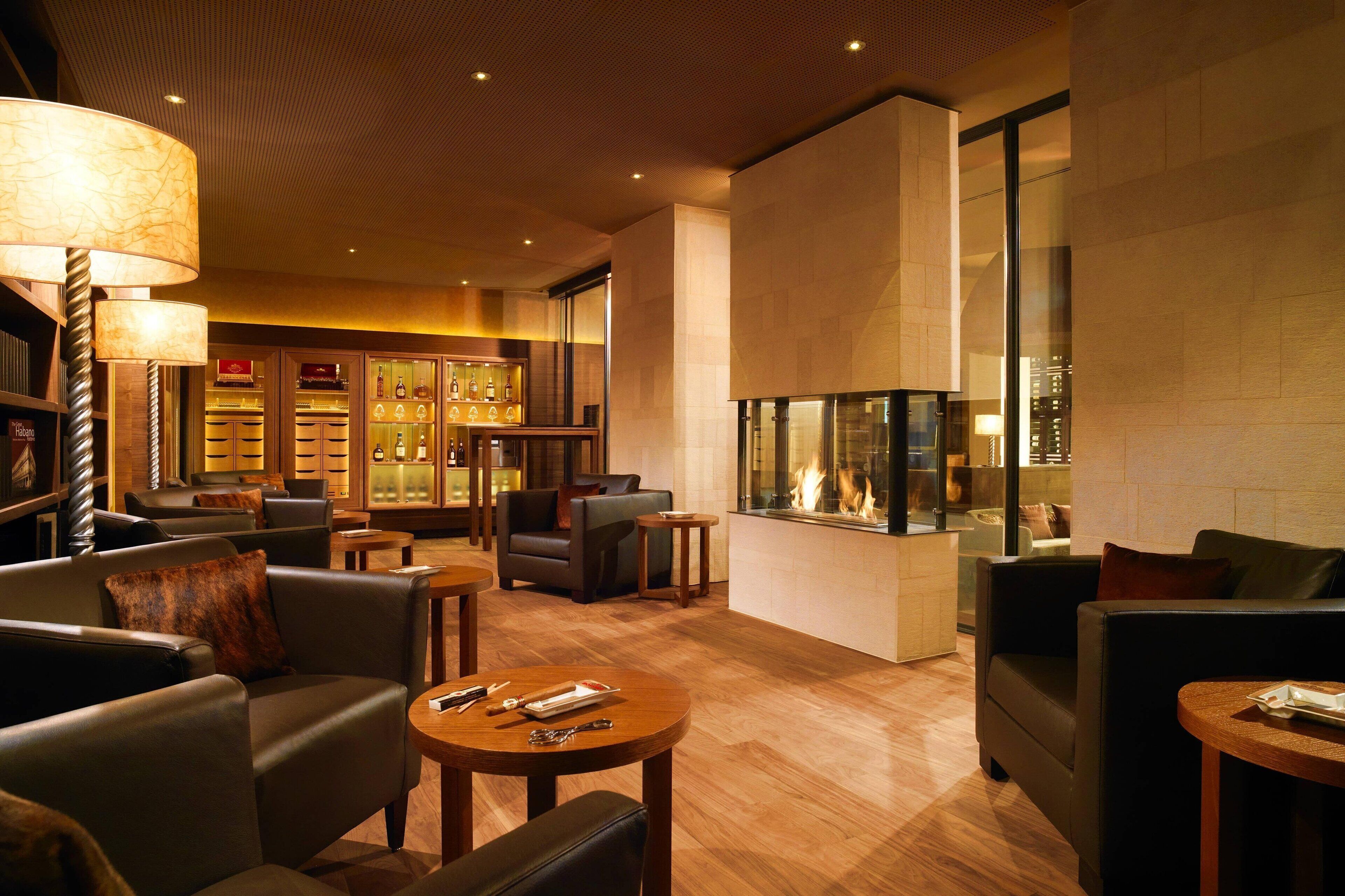 غرفة مزدوجة أو بسريرين منفصلين بتجهيزات أساسية - منظر للفناء | المنشأة من الداخل