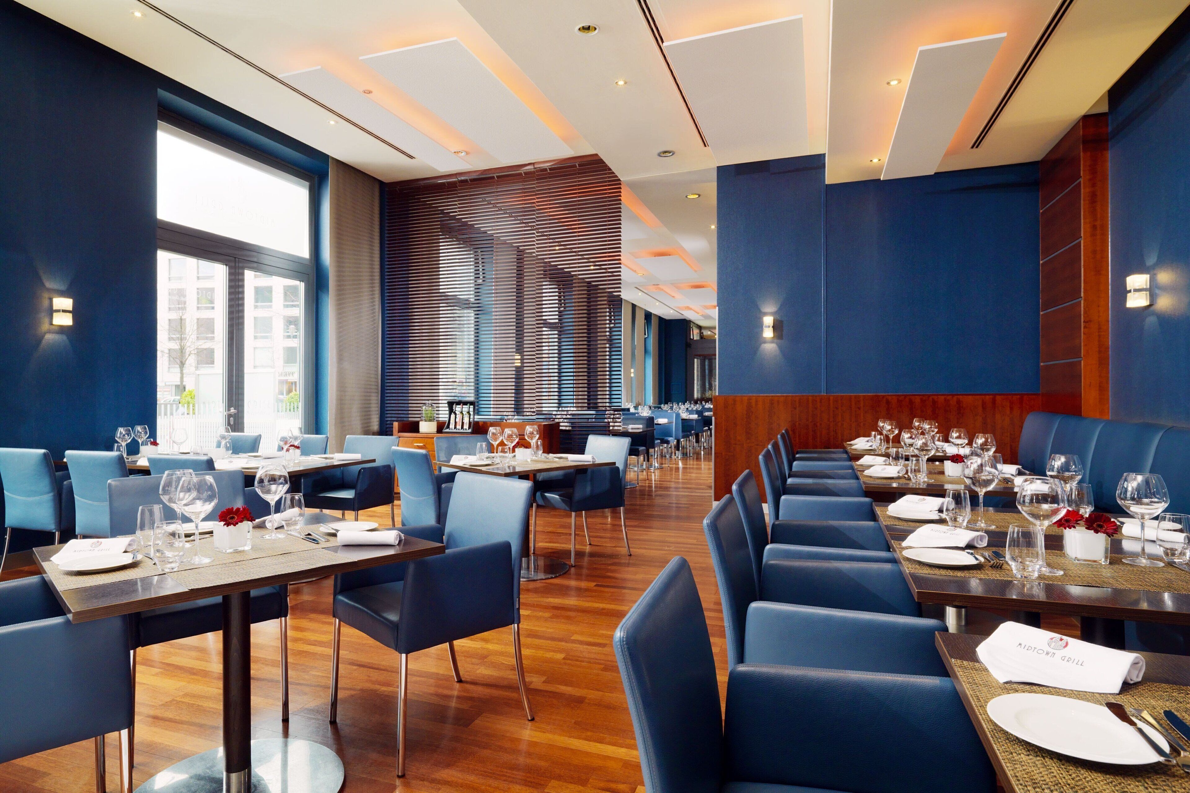 غرفة مزدوجة أو بسريرين منفصلين بتجهيزات أساسية - منظر للفناء | تناول الطعام