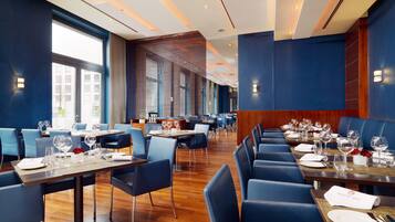 Basic Double or Twin Room, Courtyard View | Dining