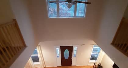 Cozy 4-bedroom chalet in serene Hawley with cool AC