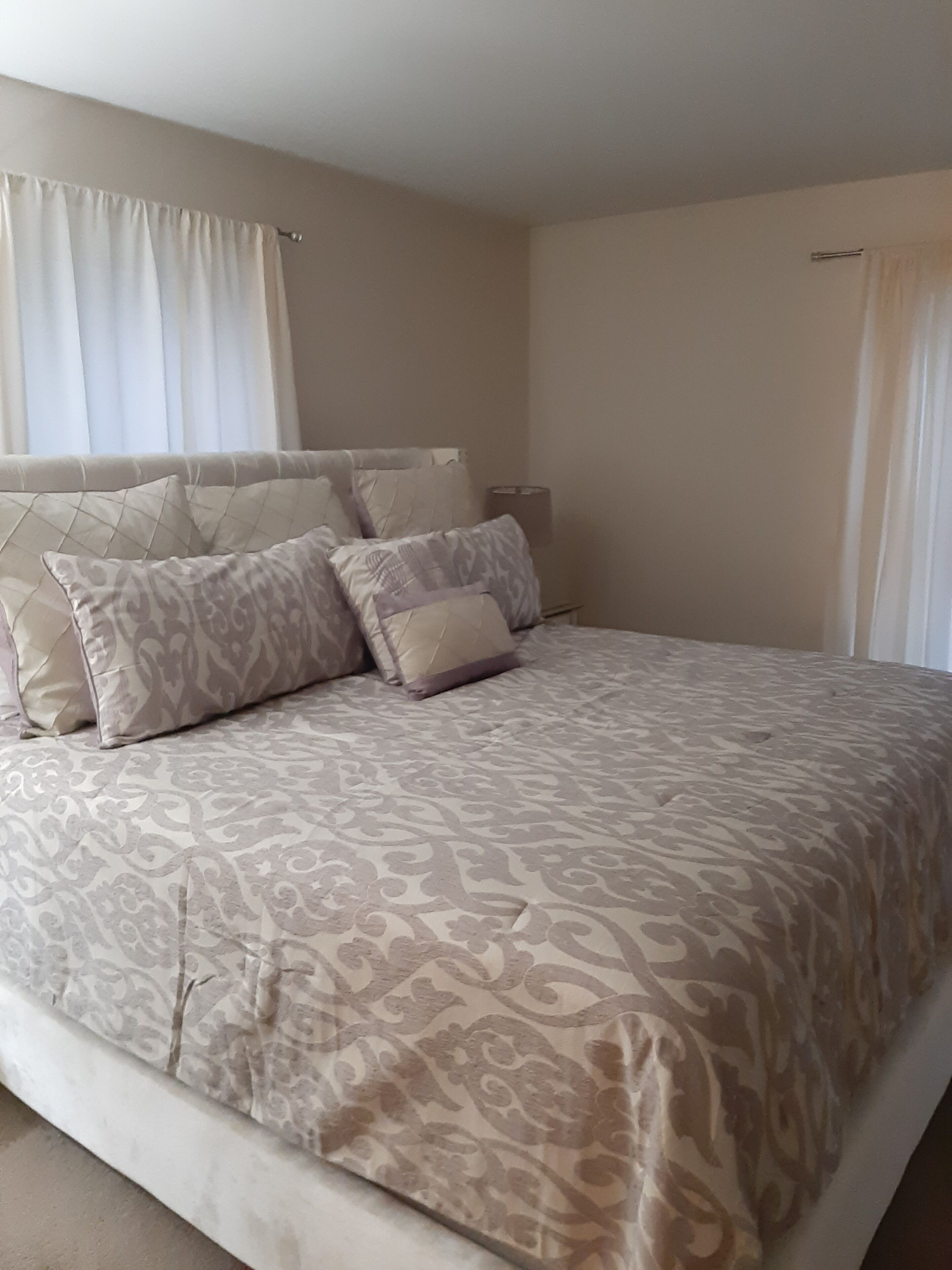 4 chambres, fer et planche à repasser, Wi-Fi, draps fournis