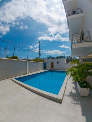 Pool - Spacious 3-bedroom apartment in serene Nyali with AC and gym (Nyali)