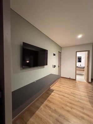 Chambre Standard double ou avec lits jumeaux, vue sur la cour intérieure | Intérieur