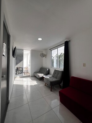 Living area - Casa AMA-Gi 2-bedroom apartment in a family house. With communal pool (SANTA MARTA)