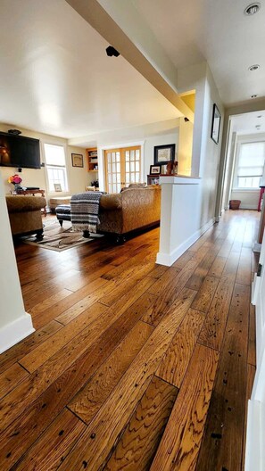 Interior - The Fireside Lakehouse (Bridgeport)