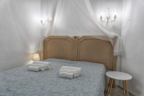 4 habitaciones, tabla de planchar con plancha y cuna de viaje 