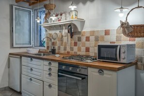 Private kitchen - Private Villa with Pool for 8 Guests in the Countryside of Ostuni (Ostuni)