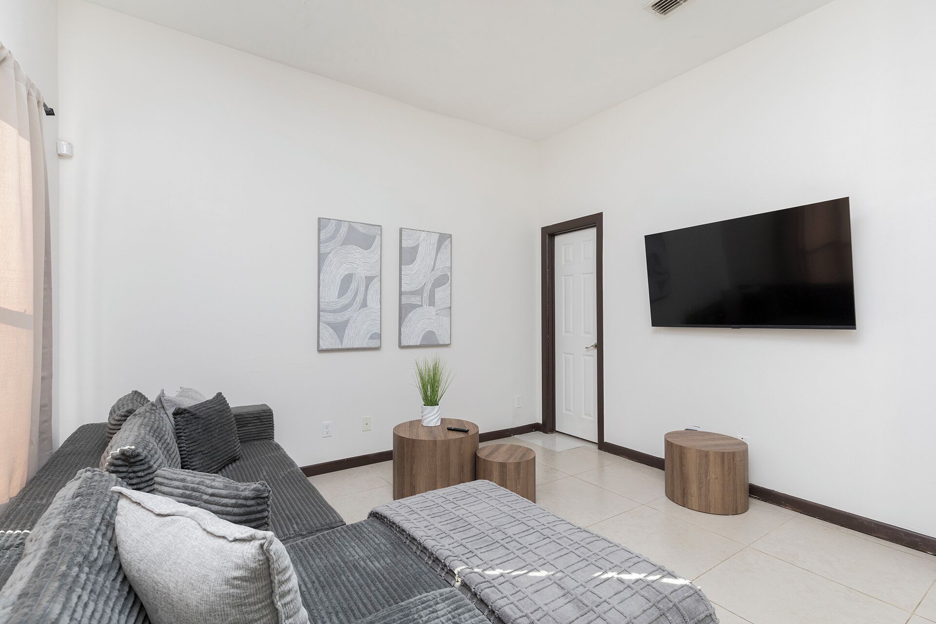 TV
