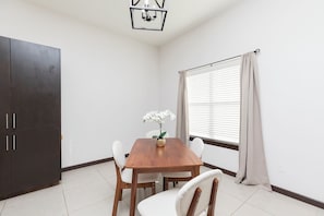 Dining - Relax in Style – Gated 3BR/2BATH Close to Mall & Restaurants - Centrally Located (McAllen)