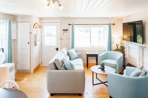Coastal Cottage in Point Prim close to the water