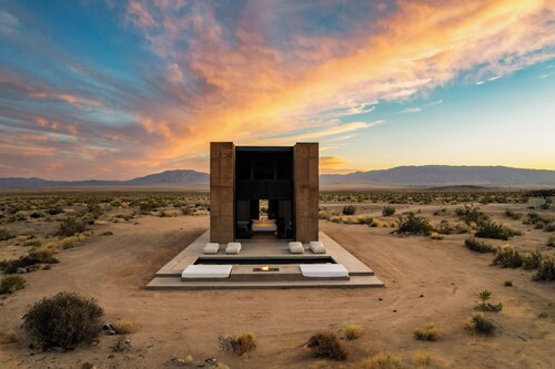Folly Mojave Off-Grid Wilderness Retreat