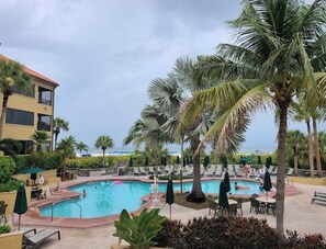 Pool - 2-bedroom villa in fantastic Marco Island with AC and fitness room (Marco Island)